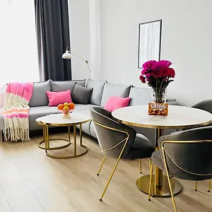 https://apartament-plac-zbawiciela.warsawhotelspoland.com